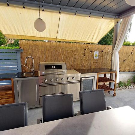 Kuntrada 45 Holiday Home - Heated & Kids Pool Fazana Exterior photo