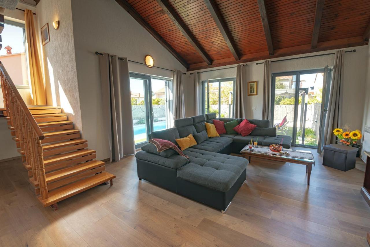 Kuntrada 45 Holiday Home - Heated & Kids Pool Fazana Exterior photo